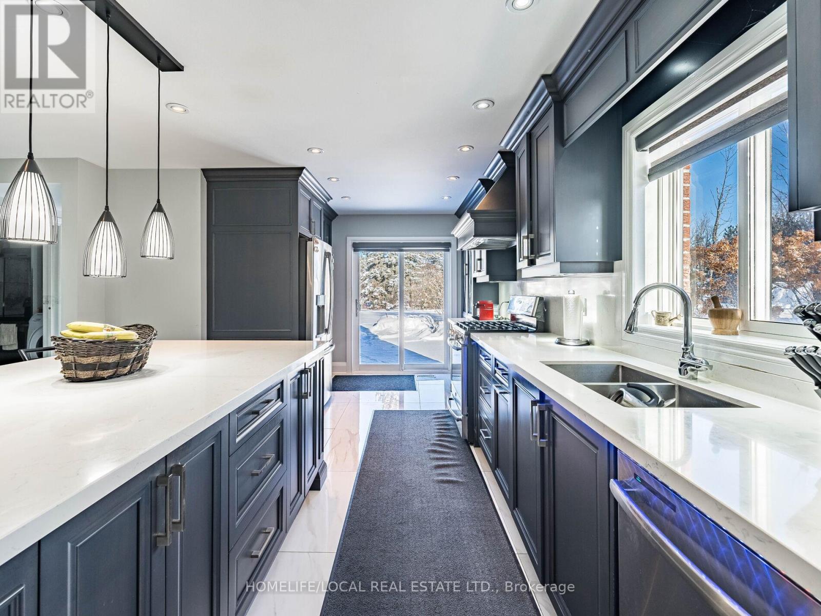 1958 Innisfil Heights Crescent, Innisfil, Ontario  L9S 4A9 - Photo 14 - N12615074