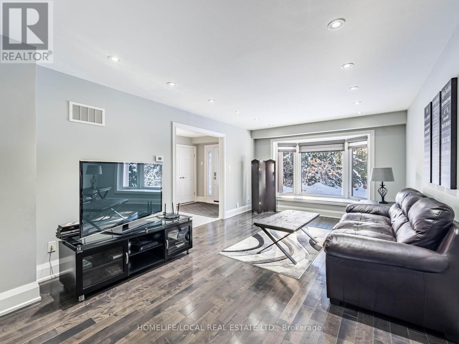 1958 Innisfil Heights Crescent, Innisfil, Ontario  L9S 4A9 - Photo 19 - N12615074