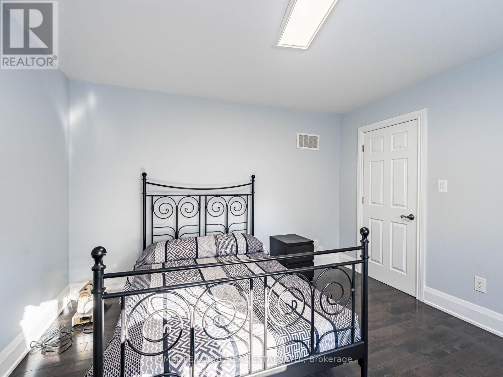 1958 Innisfil Heights Crescent, Innisfil, Ontario  L9S 4A9 - Photo 37 - N12615074