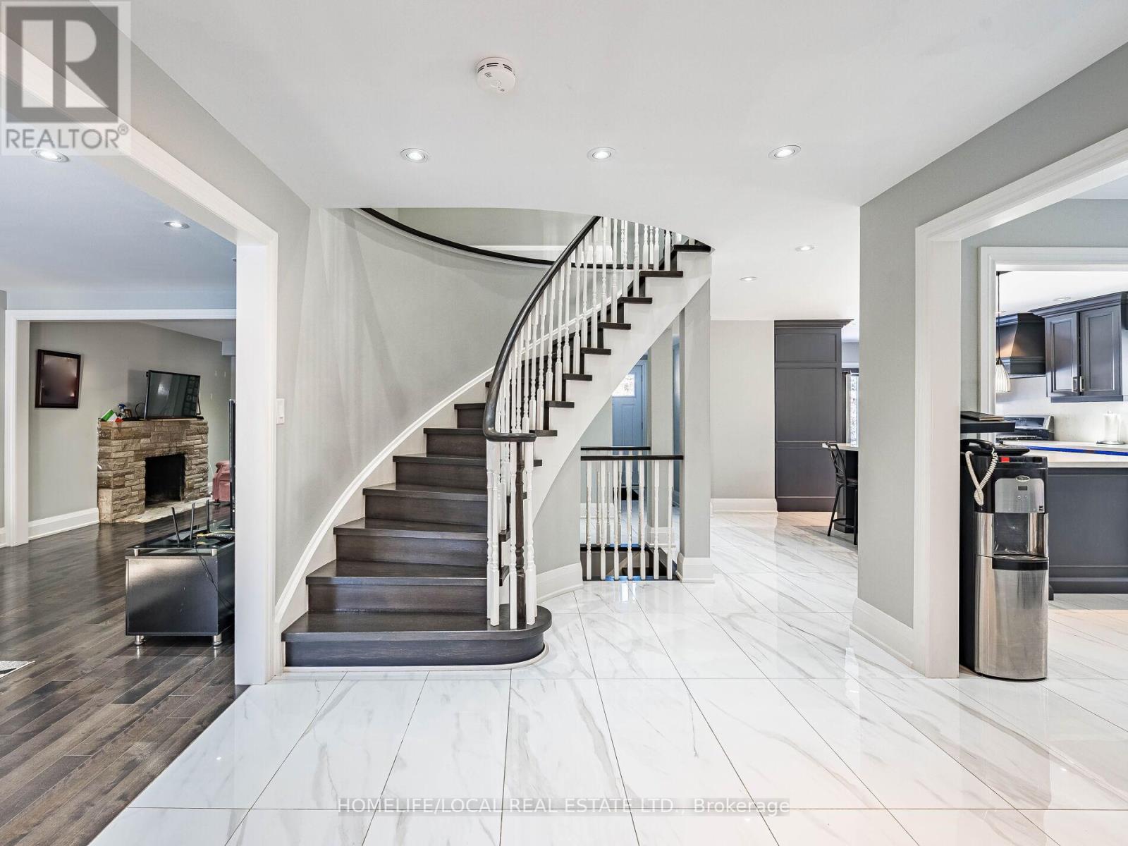 1958 Innisfil Heights Crescent, Innisfil, Ontario  L9S 4A9 - Photo 7 - N12615074