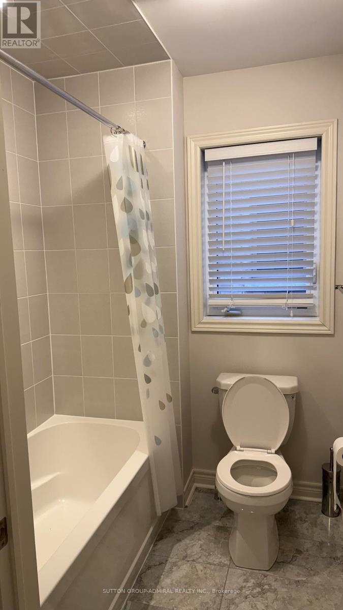 80 Inverness Way, Bradford West Gwillimbury, Ontario  L3Z 2A4 - Photo 12 - N12615098