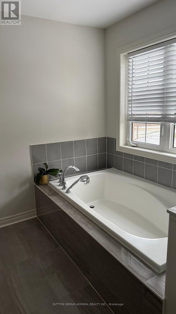 80 Inverness Way, Bradford West Gwillimbury, Ontario  L3Z 2A4 - Photo 19 - N12615098