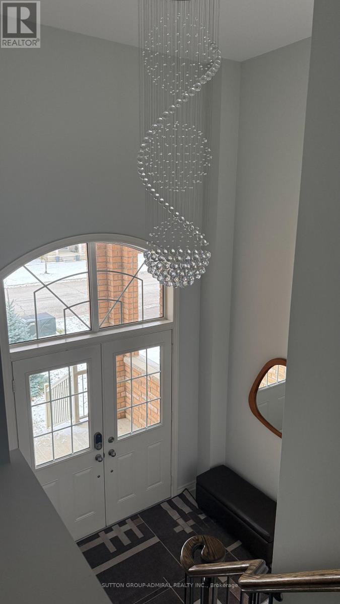 80 Inverness Way, Bradford West Gwillimbury, Ontario  L3Z 2A4 - Photo 2 - N12615098