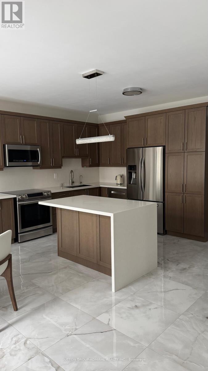 80 Inverness Way, Bradford West Gwillimbury, Ontario  L3Z 2A4 - Photo 5 - N12615098