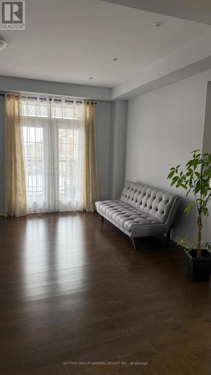 80 Inverness Way, Bradford West Gwillimbury, Ontario  L3Z 2A4 - Photo 8 - N12615098