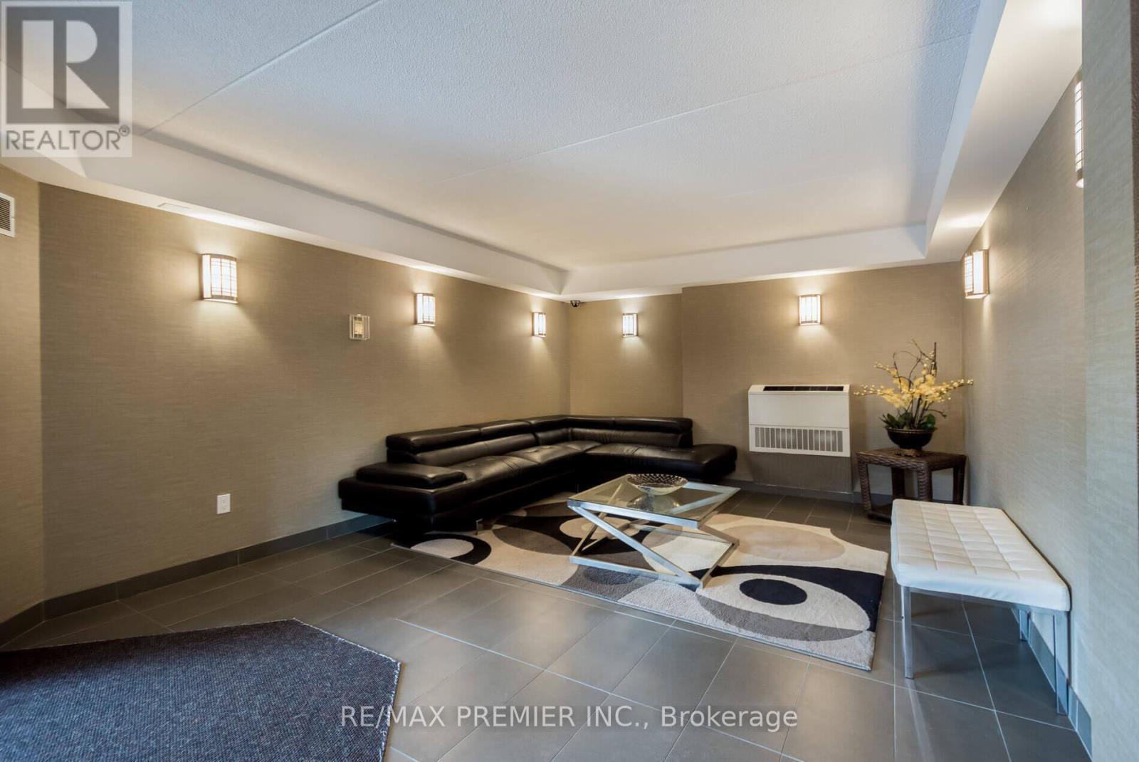 205 - 250 Pine Grove Road, Vaughan, Ontario  L4L 9M6 - Photo 2 - N12615216