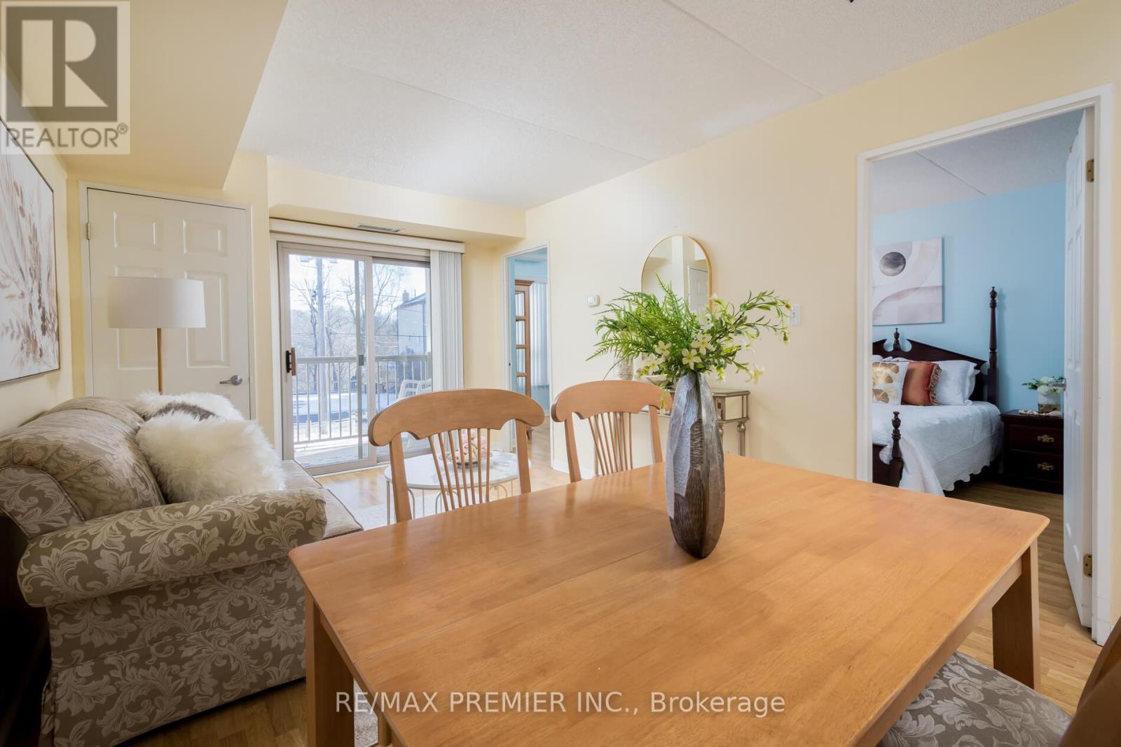 205 - 250 Pine Grove Road, Vaughan, Ontario  L4L 9M6 - Photo 5 - N12615216