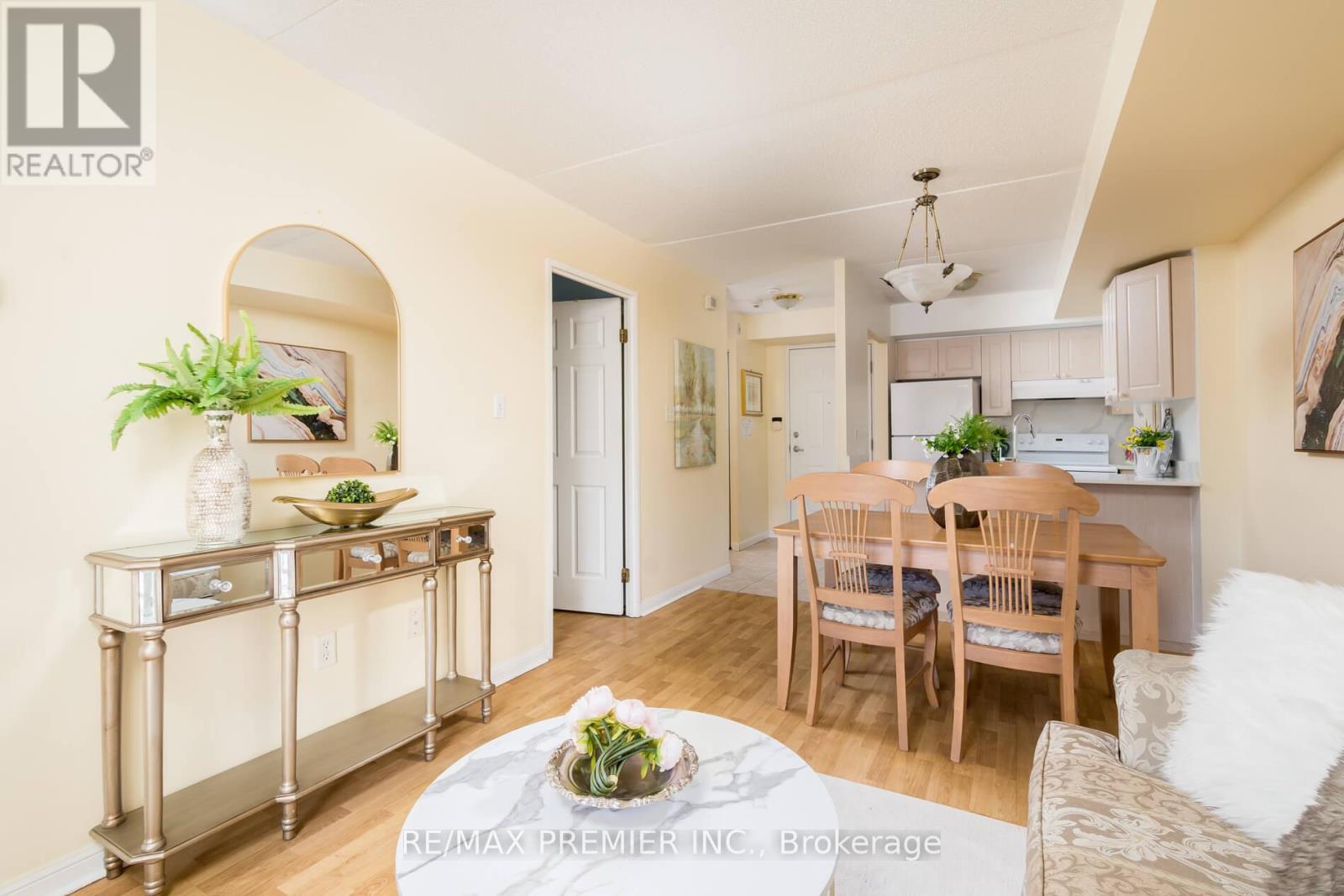 205 - 250 Pine Grove Road, Vaughan, Ontario  L4L 9M6 - Photo 8 - N12615216