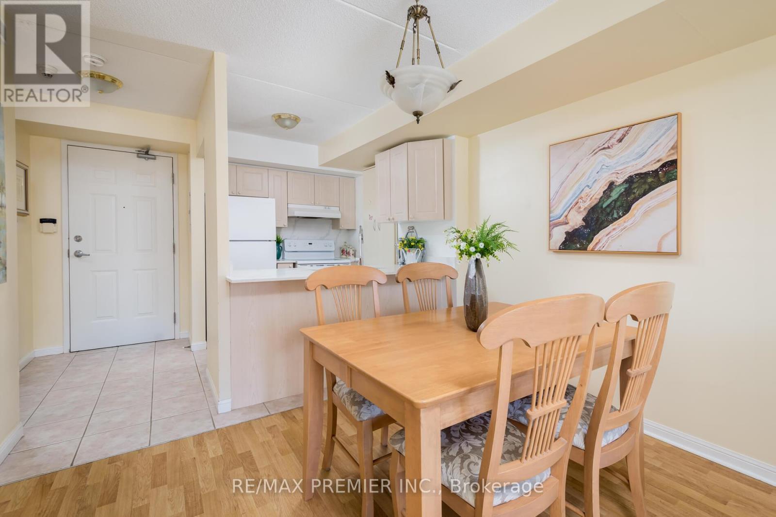 205 - 250 Pine Grove Road, Vaughan, Ontario  L4L 9M6 - Photo 9 - N12615216