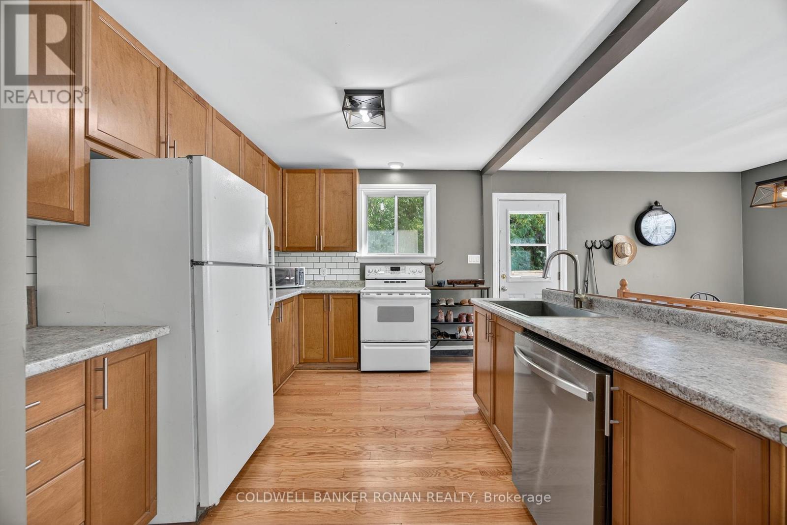 223 Louisa Street, Clearview, Ontario  L0M 1S0 - Photo 16 - S12452249