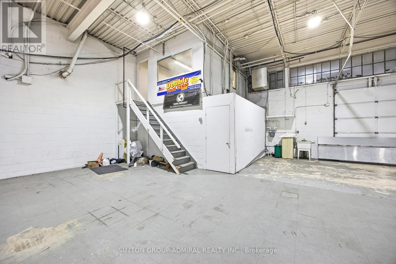 1017 Finch Avenue W, Toronto, Ontario M3J 2C7 - Photo 25 - W12518400