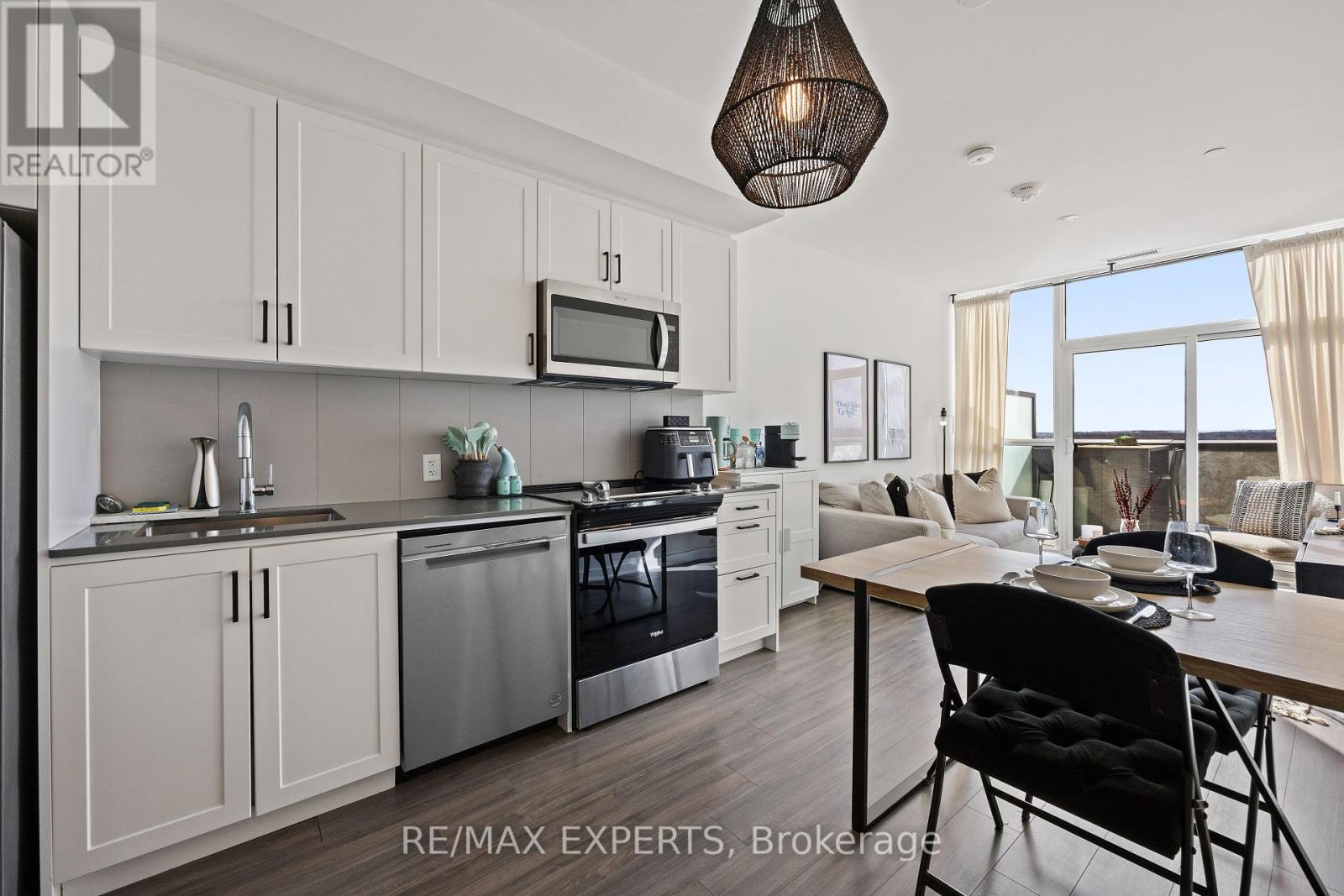 707 - 681 YONGE STREET, Barrie, Ontario