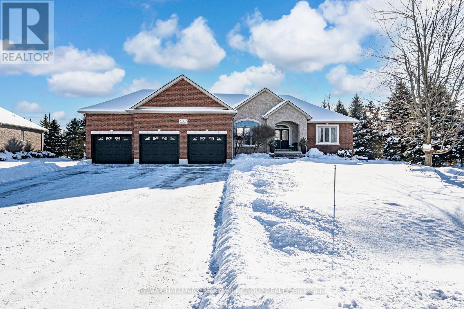 5 MUNRO COURT, Springwater, Ontario