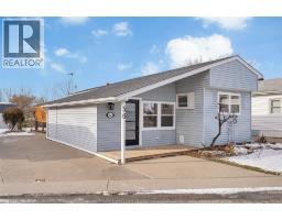 56 PARKSIDE DR, McGregor, Ontario