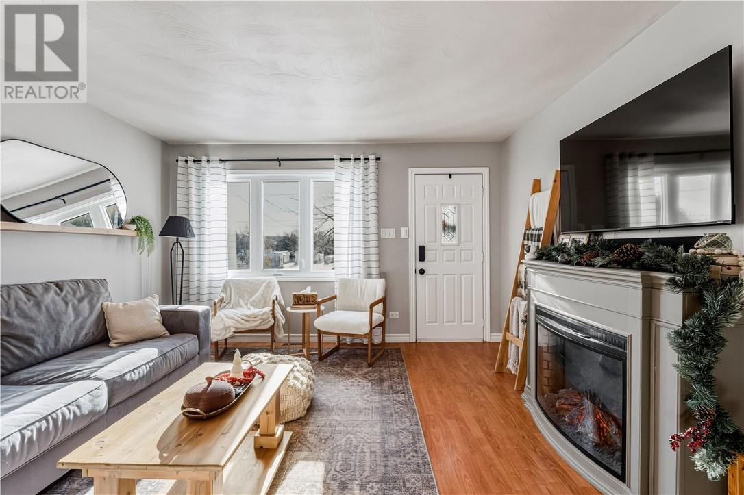 374 Mclean Street, Greater Sudbury, Ontario  P3A 1V3 - Photo 2 - 2125885