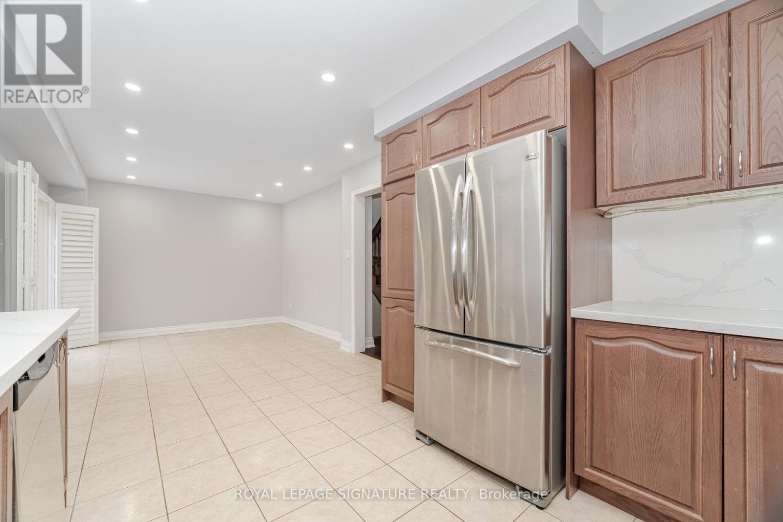 527 Nairn Circle, Milton, Ontario  L9T 8A8 - Photo 13 - W12615034