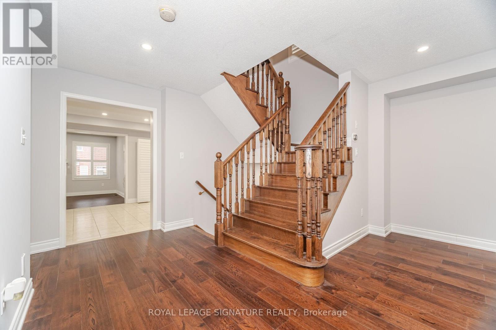 527 Nairn Circle, Milton, Ontario  L9T 8A8 - Photo 24 - W12615034