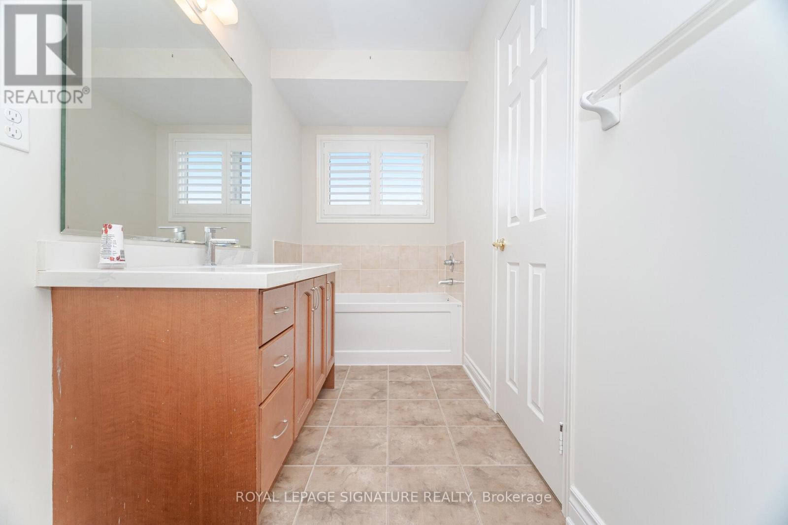 527 Nairn Circle, Milton, Ontario  L9T 8A8 - Photo 30 - W12615034