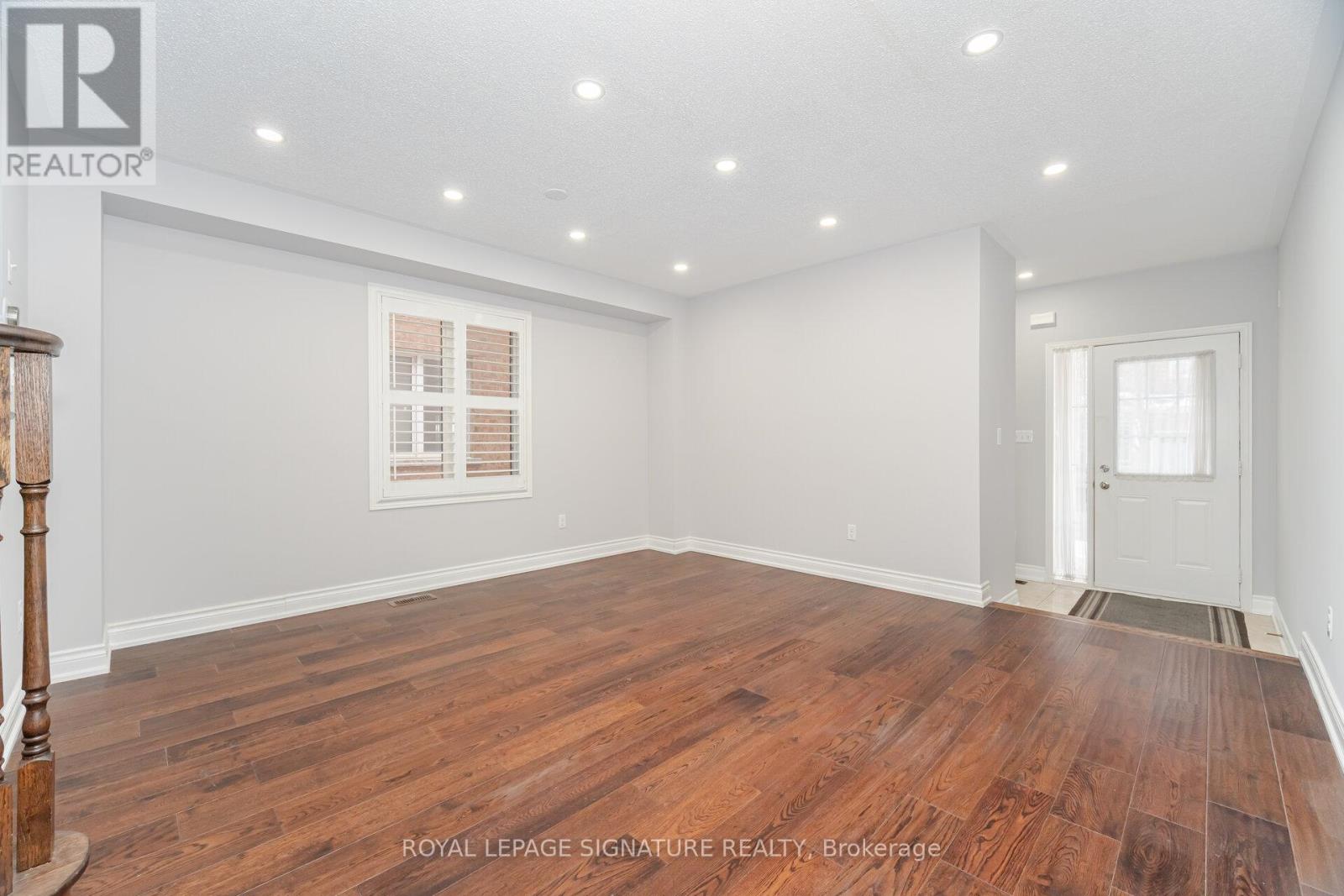 527 Nairn Circle, Milton, Ontario  L9T 8A8 - Photo 7 - W12615034