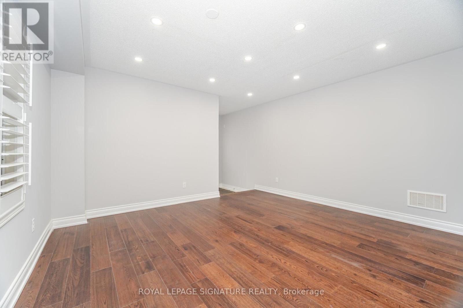 527 Nairn Circle, Milton, Ontario  L9T 8A8 - Photo 8 - W12615034