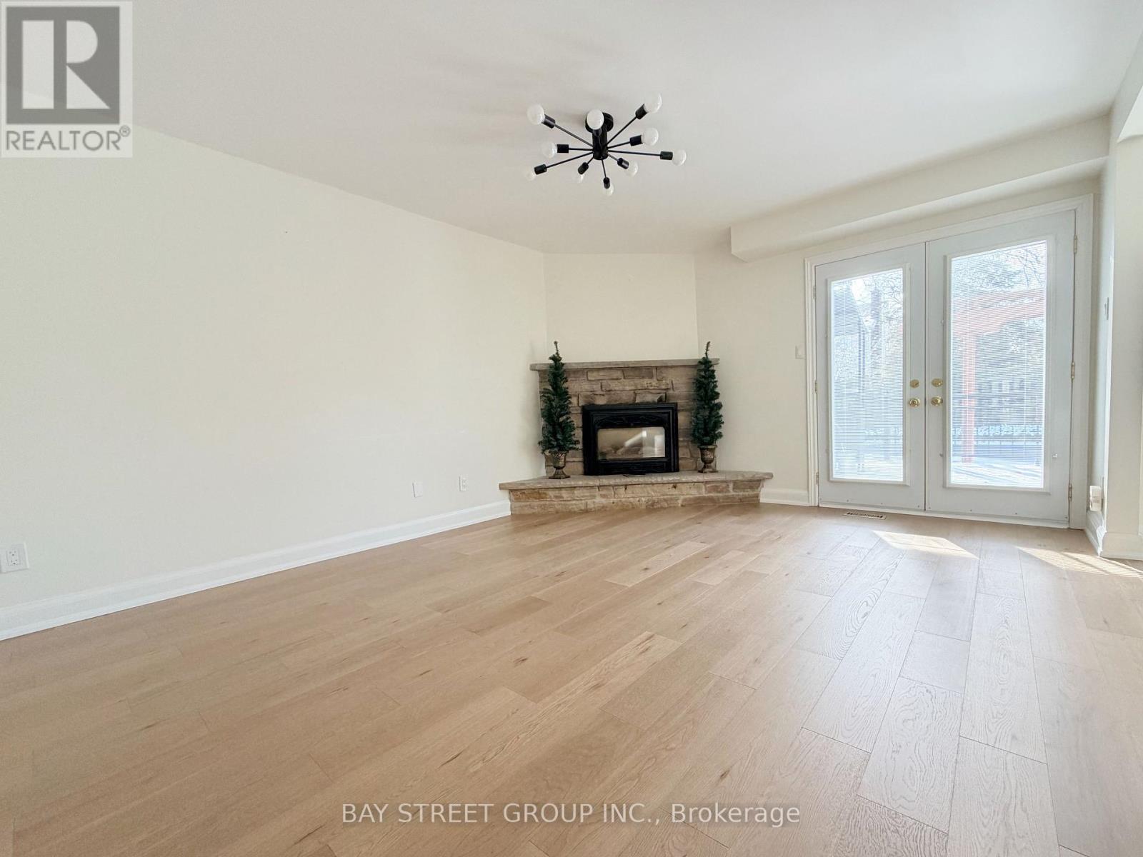 1412 Peerless Court, Oakville, Ontario  L6H 3A4 - Photo 15 - W12615040