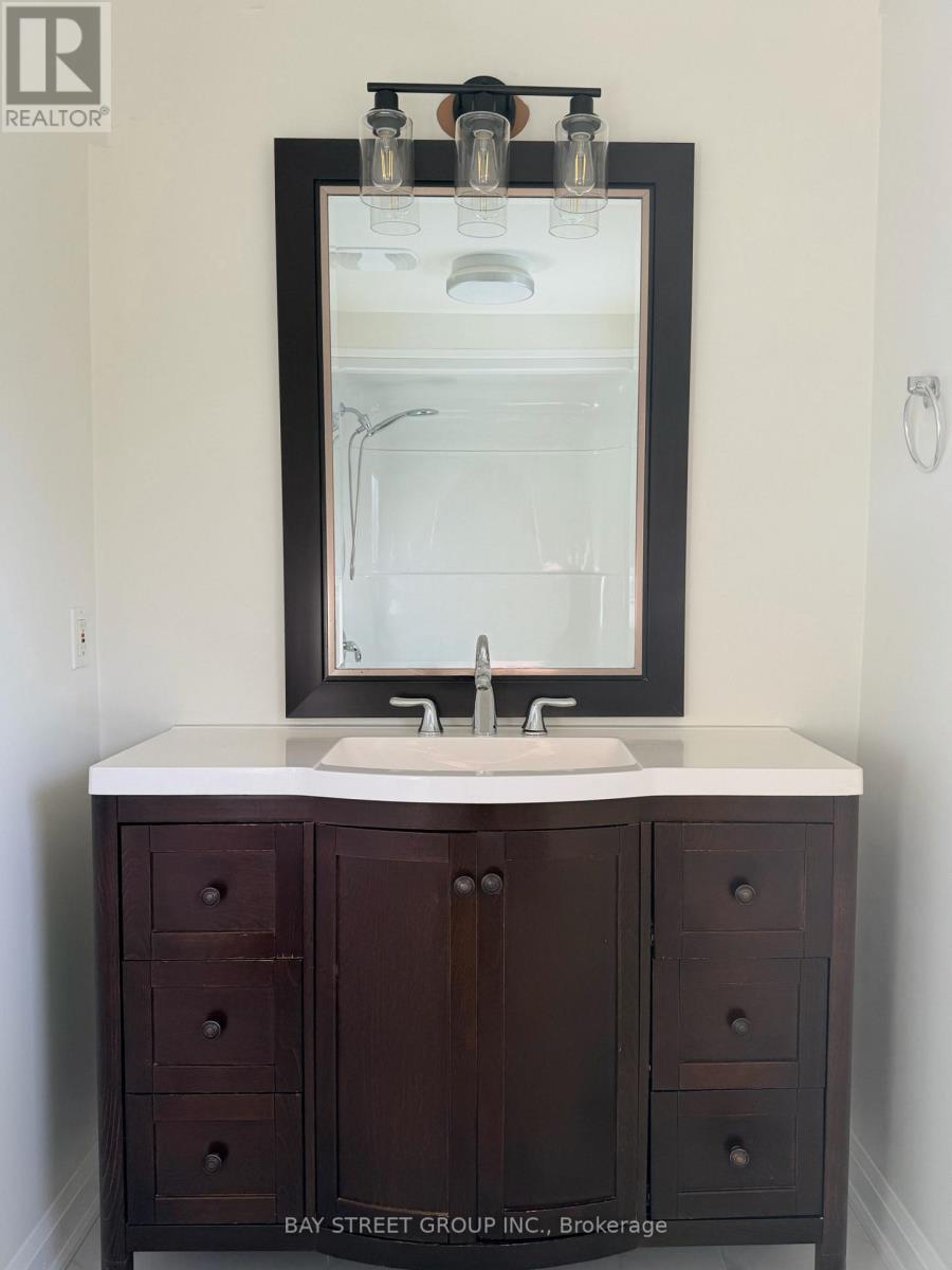 1412 Peerless Court, Oakville, Ontario  L6H 3A4 - Photo 19 - W12615040