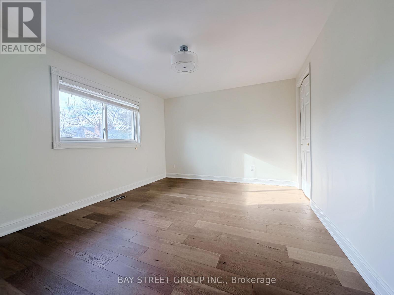 1412 Peerless Court, Oakville, Ontario  L6H 3A4 - Photo 22 - W12615040