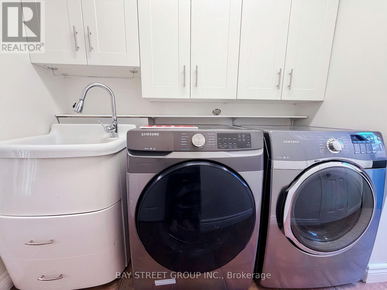 1412 Peerless Court, Oakville, Ontario  L6H 3A4 - Photo 7 - W12615040