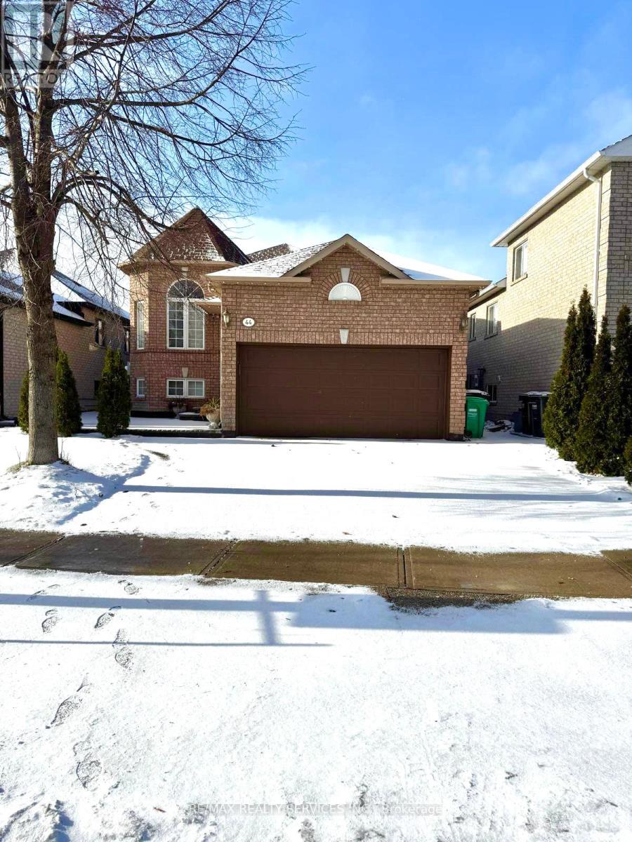 44 Edgar Road, Caledon, Ontario  L7E 2J9 - Photo 3 - W12615058