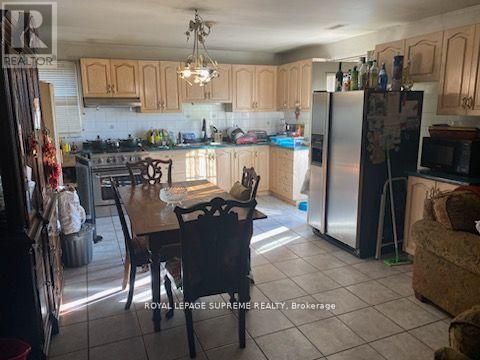 25 Milton Street, Toronto, Ontario  M8Y 2X7 - Photo 9 - W12615068