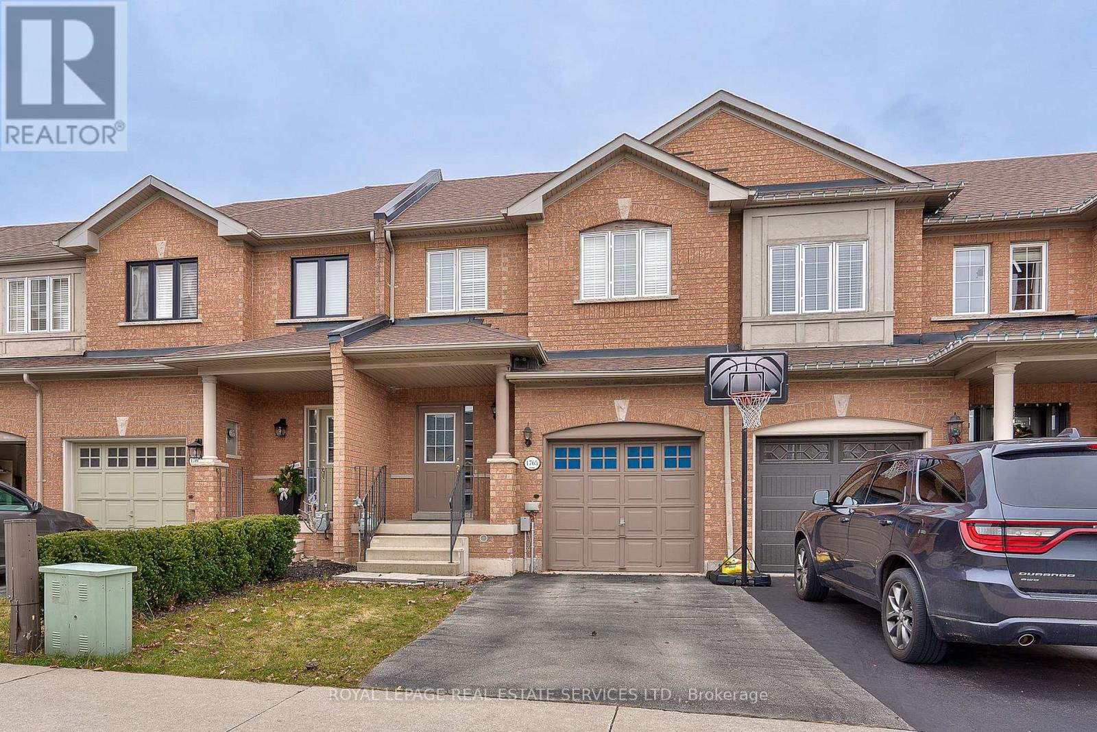 1765 Cobra Crescent, Burlington, Ontario  L7L 7L6 - Photo 2 - W12615132