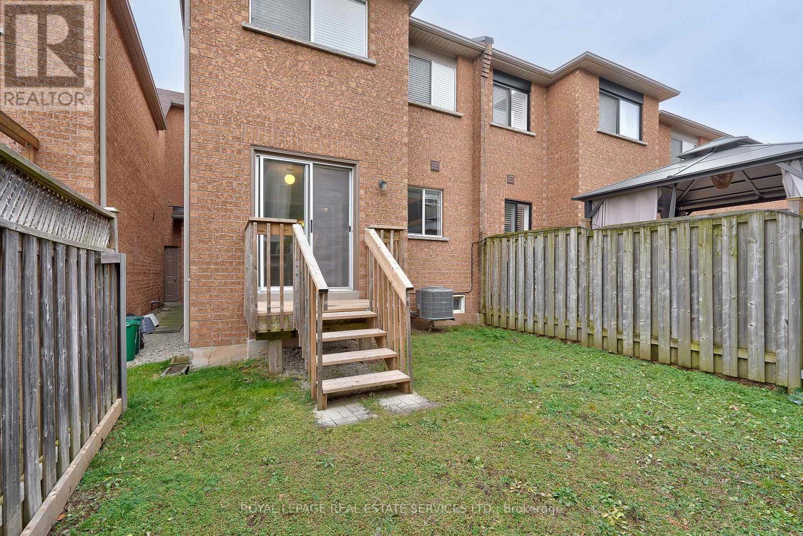 1765 Cobra Crescent, Burlington, Ontario  L7L 7L6 - Photo 24 - W12615132