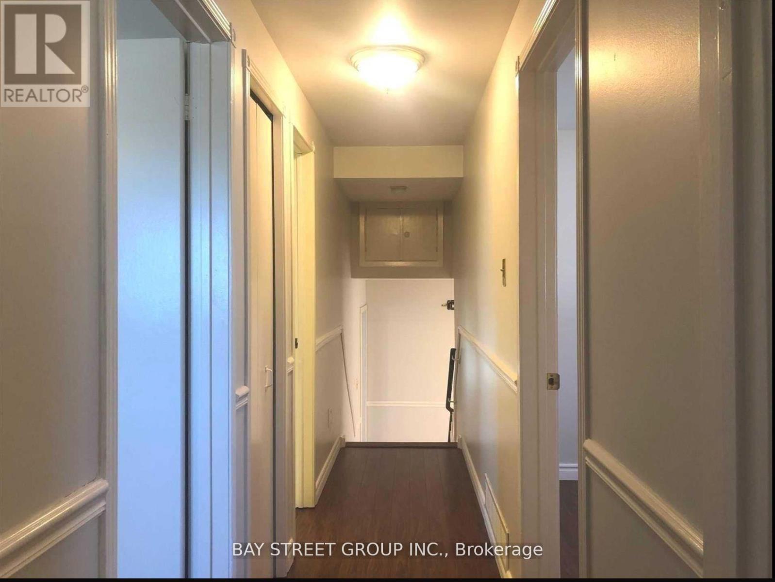 Upper - 641 Eaglemount Crescent, Mississauga, Ontario  L5C 1N8 - Photo 12 - W12615138