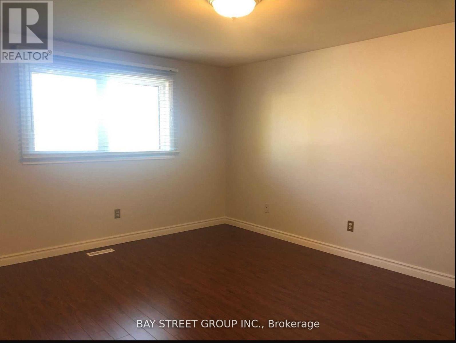 Upper - 641 Eaglemount Crescent, Mississauga, Ontario  L5C 1N8 - Photo 13 - W12615138