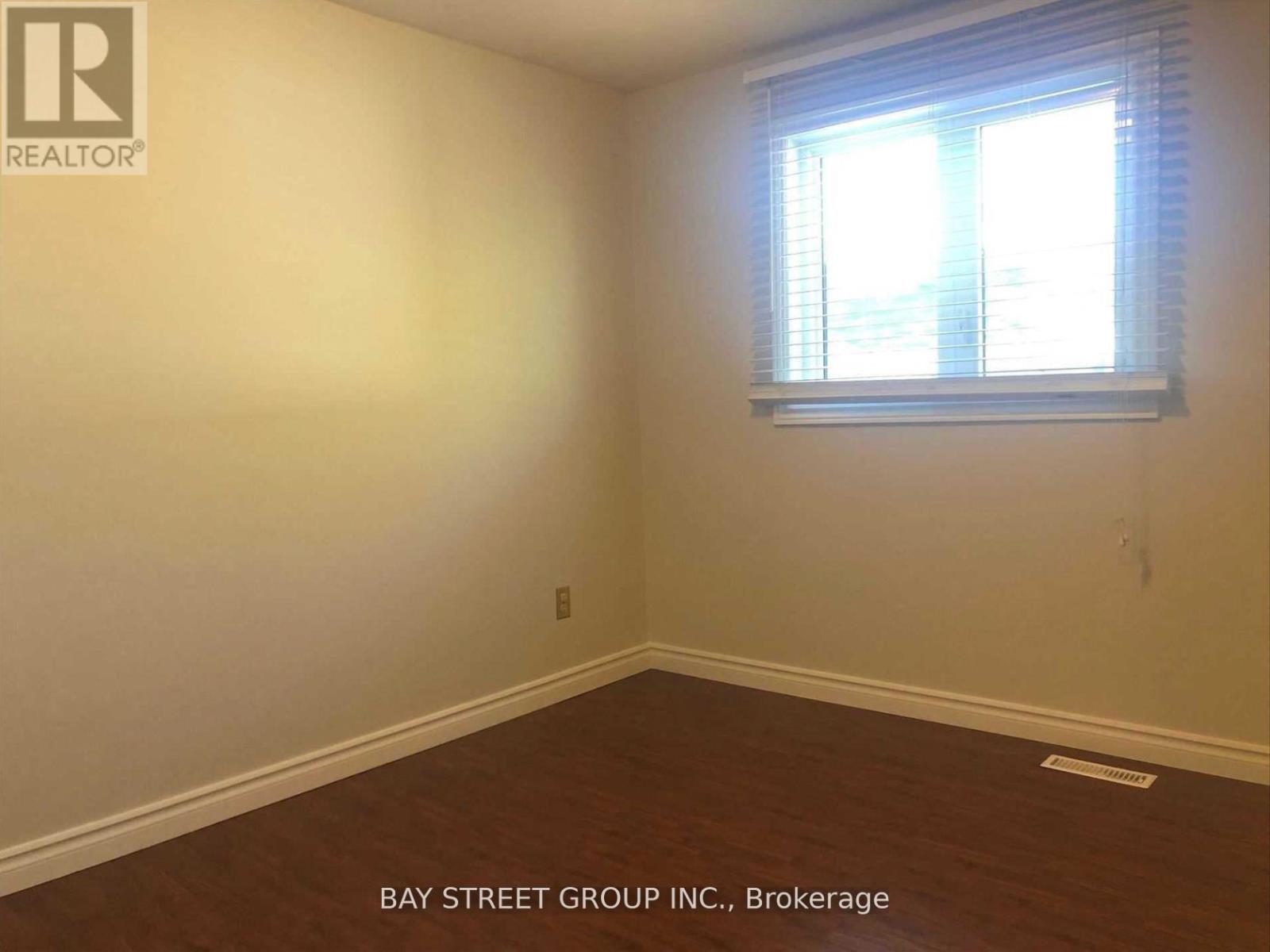 Upper - 641 Eaglemount Crescent, Mississauga, Ontario  L5C 1N8 - Photo 16 - W12615138