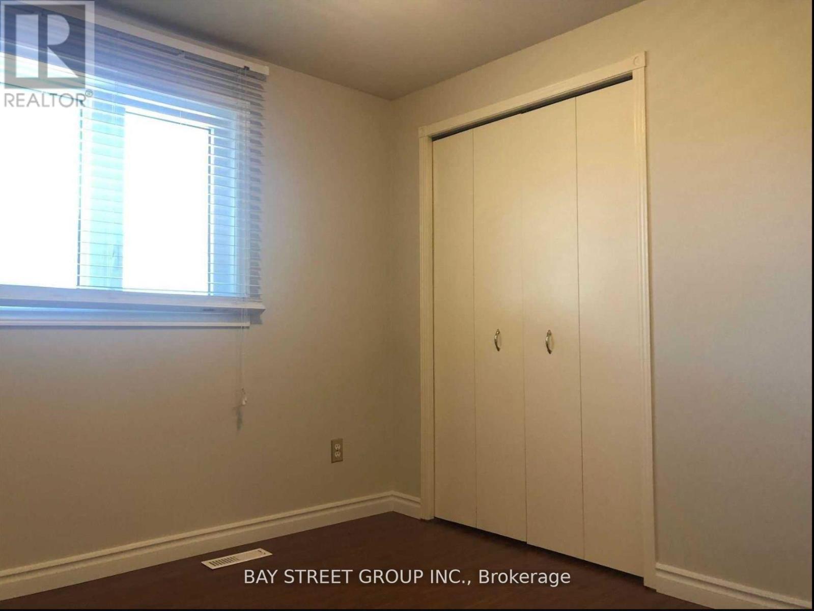 Upper - 641 Eaglemount Crescent, Mississauga, Ontario  L5C 1N8 - Photo 17 - W12615138