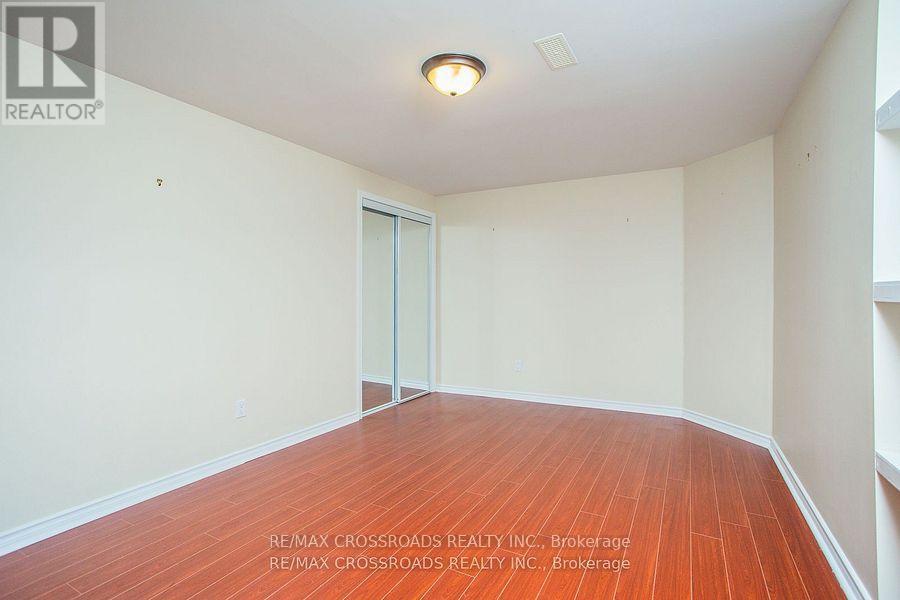 23 River Heights Drive, Brampton, Ontario  L6P 2M9 - Photo 8 - W12615144