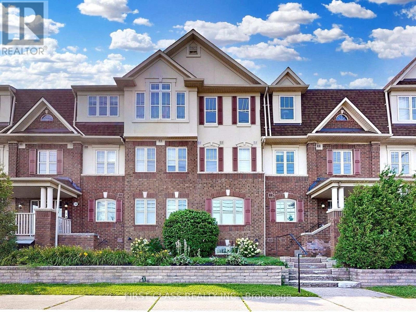 2 - 595 DUNDAS STREET W, Mississauga, Ontario