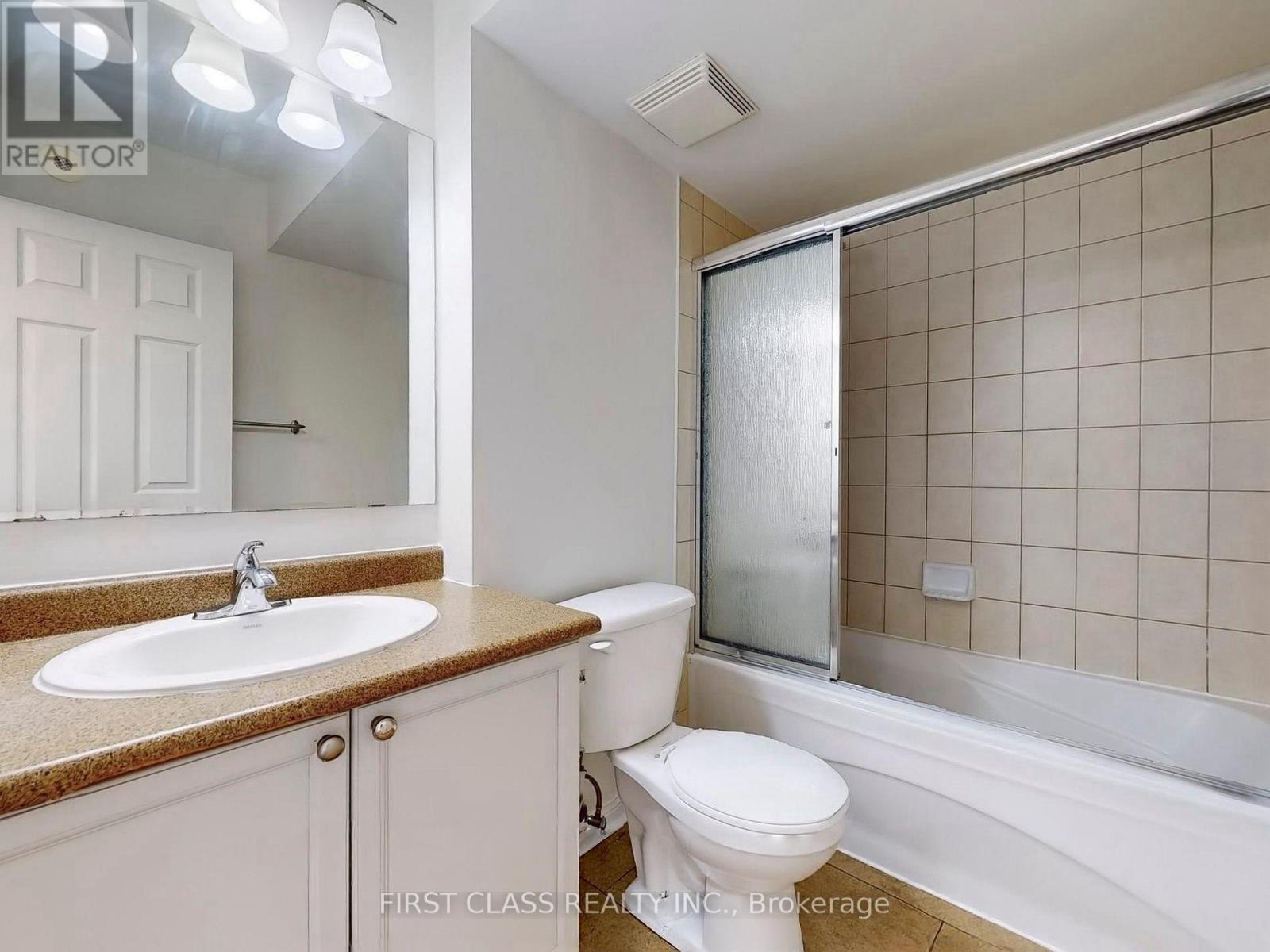 2 - 595 Dundas Street W, Mississauga, Ontario  L5B 0B3 - Photo 10 - W12615146