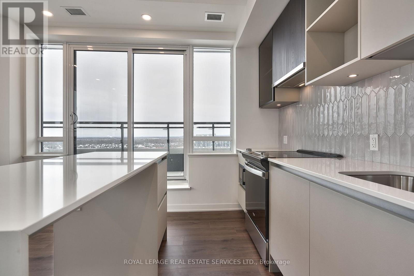 Lph 17 - 405 Dundas Street W, Oakville, Ontario L6M 5P4 - Photo 8 - W12615180