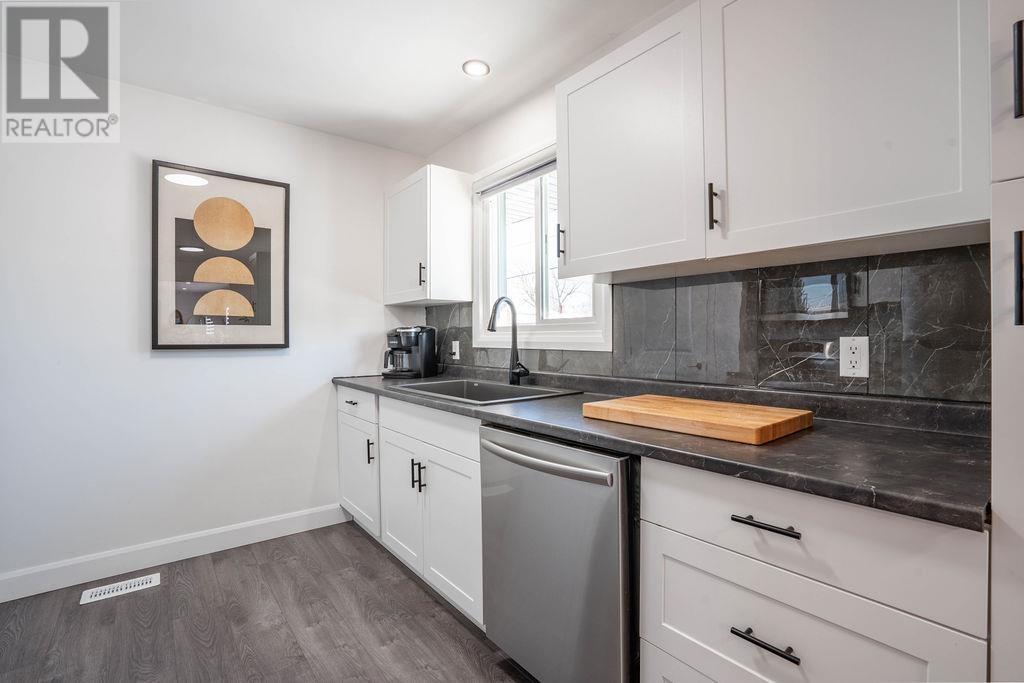 671 North St, Sault Ste. Marie, Ontario P6B 2C1 - Photo 10 - SM253402