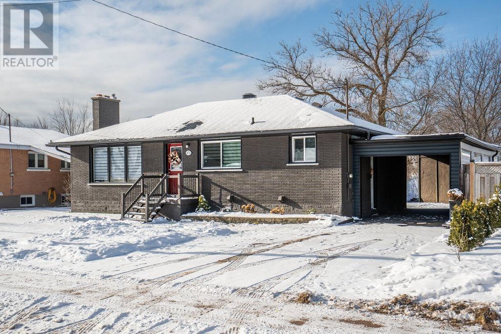 671 North St, Sault Ste. Marie, Ontario P6B 2C1 - Photo 1 - SM253402