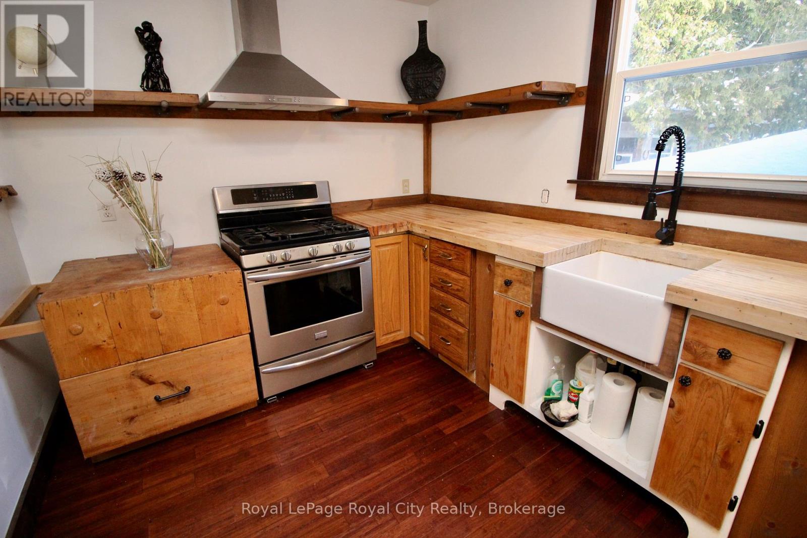 28 Harpur Drive, Northern Bruce Peninsula, Ontario N0H 2R0 - Photo 14 - X12615240