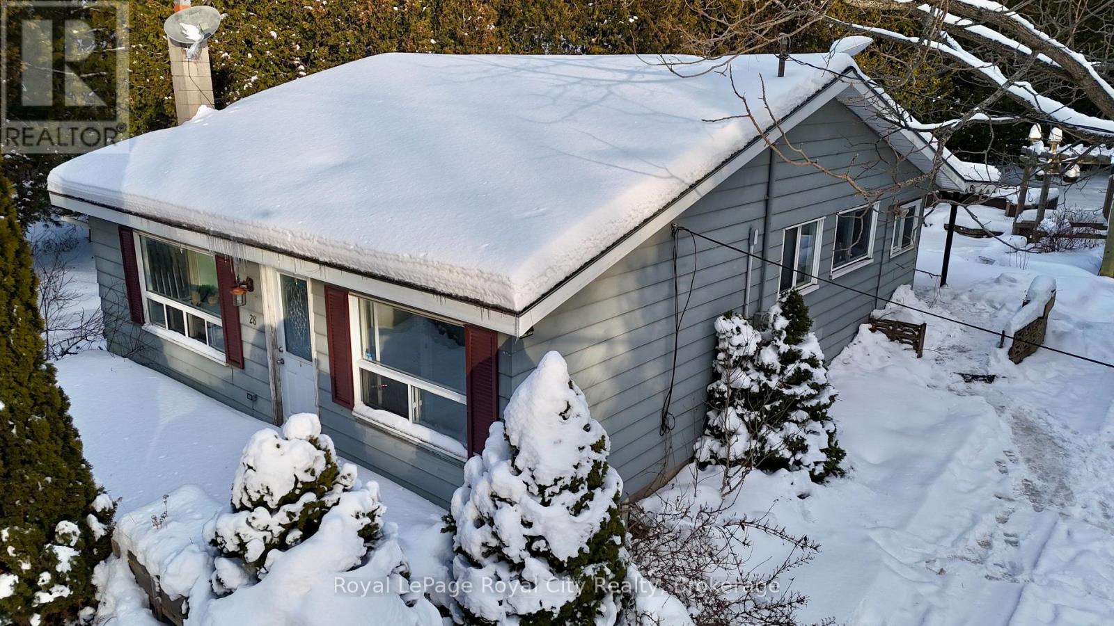 28 Harpur Drive, Northern Bruce Peninsula, Ontario N0H 2R0 - Photo 2 - X12615240