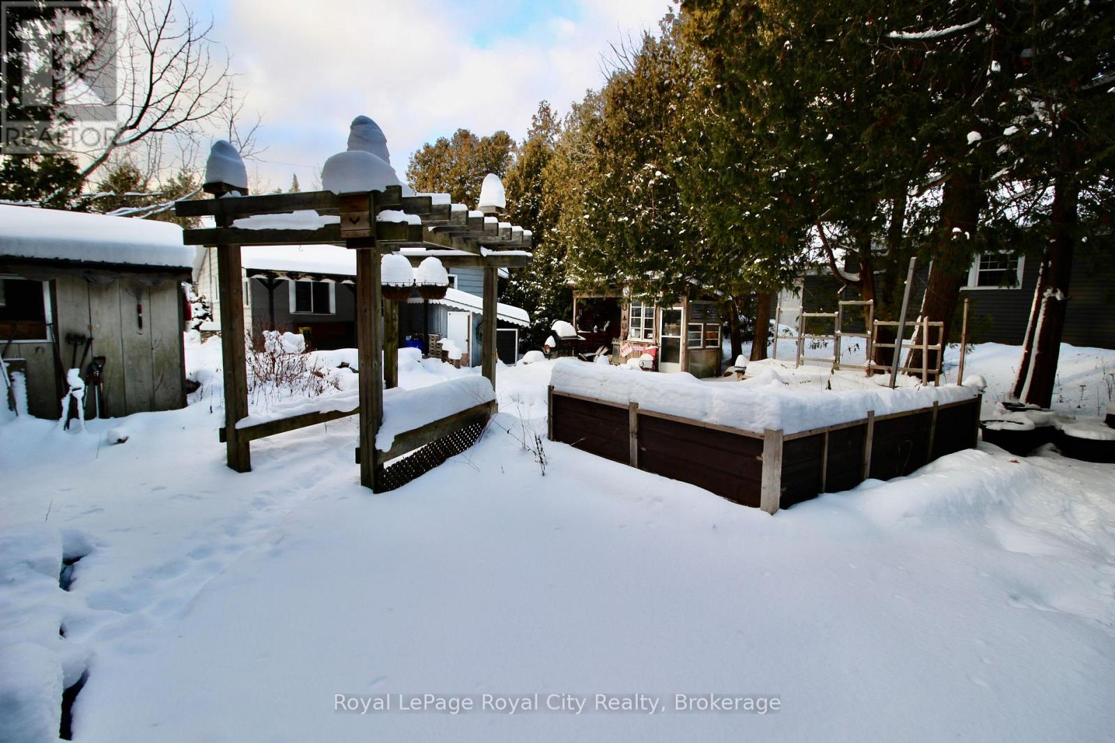 28 Harpur Drive, Northern Bruce Peninsula, Ontario N0H 2R0 - Photo 27 - X12615240