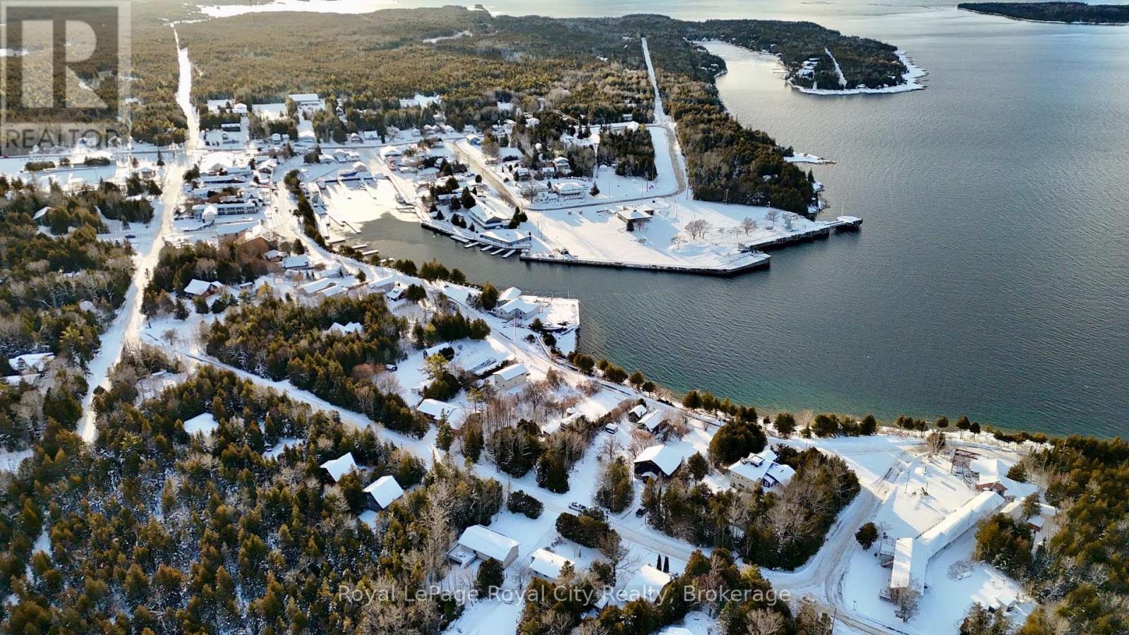 28 Harpur Drive, Northern Bruce Peninsula, Ontario N0H 2R0 - Photo 4 - X12615240