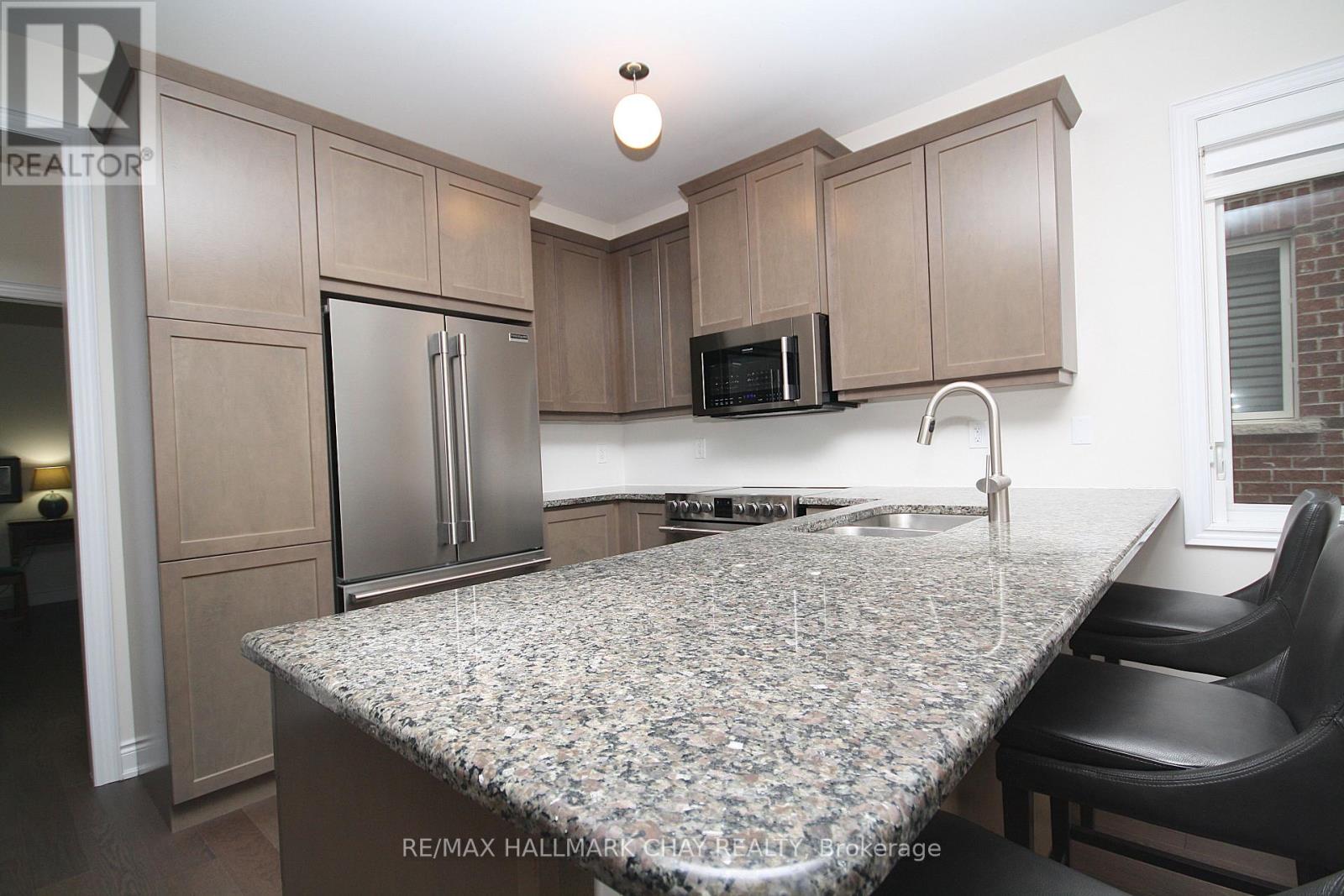 47 Victoria Street E, Innisfil, Ontario  L0L 1L0 - Photo 10 - N12588710