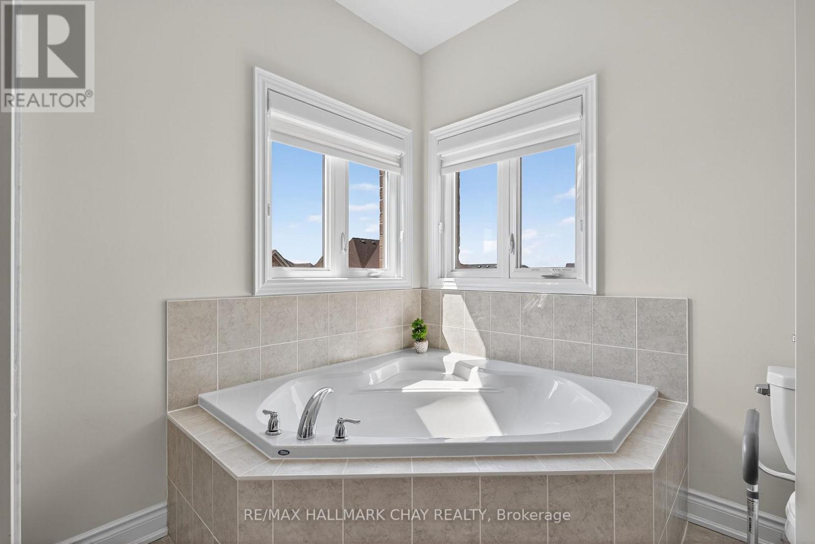 47 Victoria Street E, Innisfil, Ontario  L0L 1L0 - Photo 16 - N12588710