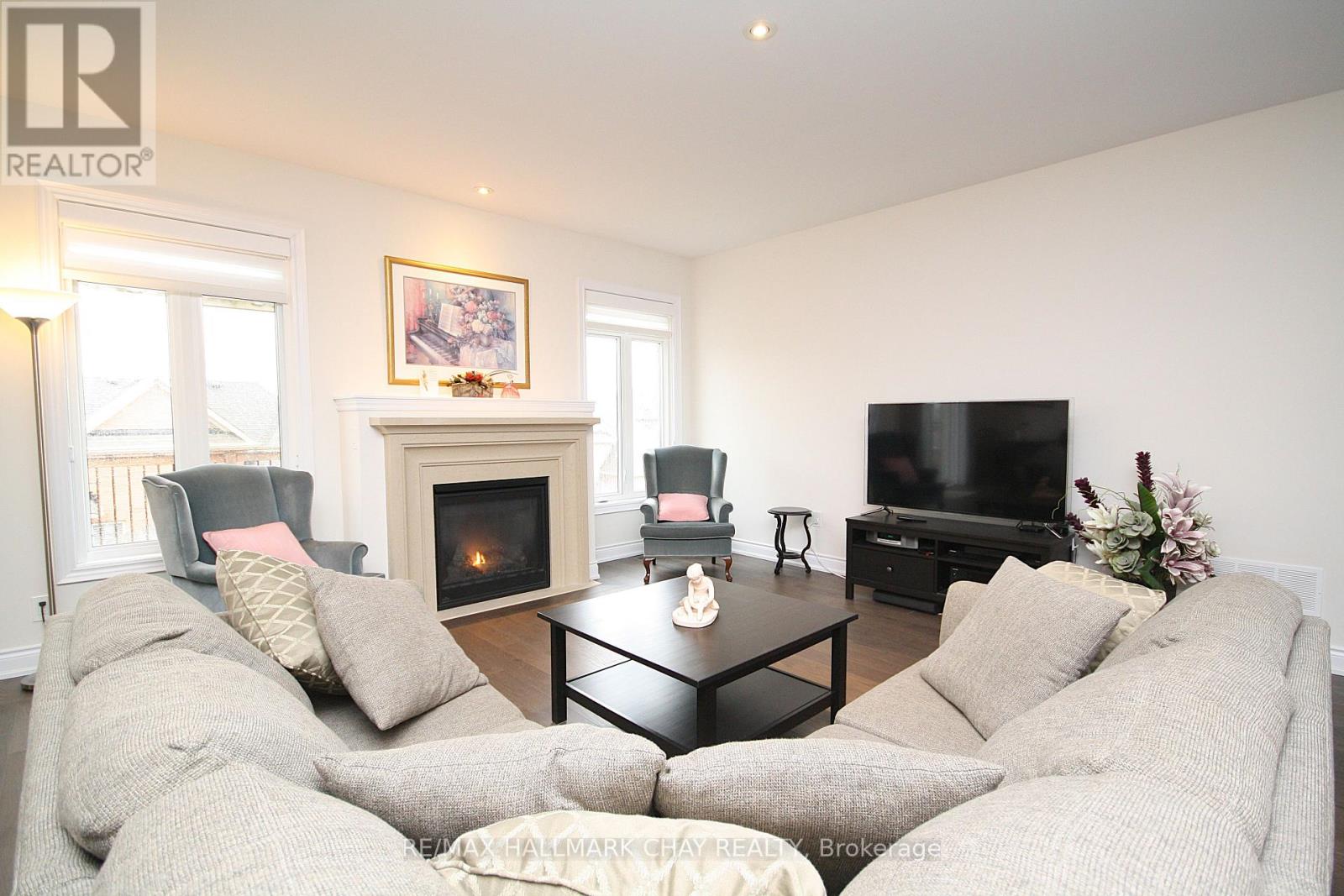 47 Victoria Street E, Innisfil, Ontario  L0L 1L0 - Photo 8 - N12588710