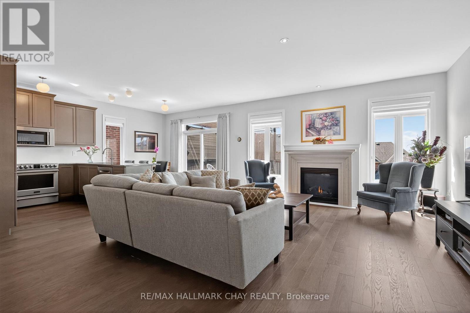 47 Victoria Street E, Innisfil, Ontario  L0L 1L0 - Photo 7 - N12588710